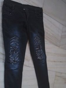 Black Jeans And Comtable