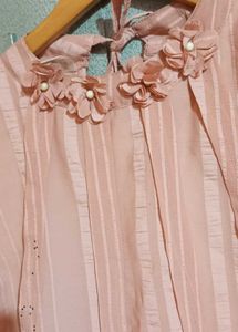 Elegant Pink Floral Top🌷