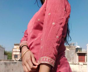 Elegant Pink Floral Kurta