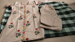 Never Worn New Floral Embroidered Kurta Set