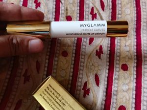 Myglamm Perfect Curves Matte Lip Crayon Siren