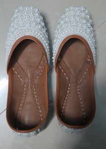 Pearl Jutti