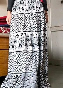 Black printed White Skirt.
