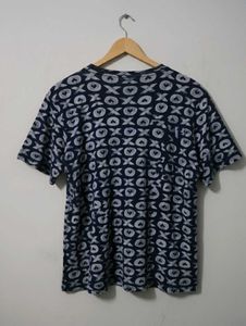 Patterned T-Shirt for men (L) size