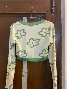 Urbanic Cute Long Sleeve Crop Top