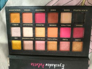 EYESHADOW PALETTE