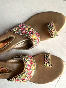 Beautiful mirror work ethnic khadim sandals😍 fo
