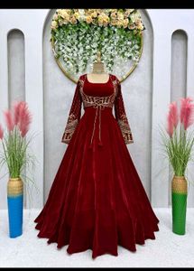 Trendy velvet gown with Koti set😍