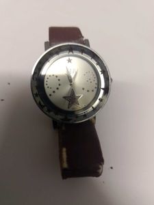 Star Design Fashion Watch