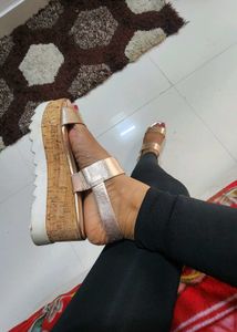 Steve madden gold Platform Sandals