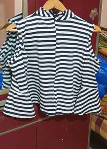 Striped Cold Shoulder Top😍