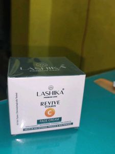 Lashika Revive Vitamin C Face Cream