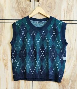 Argyle Sweater Vest size-38-40