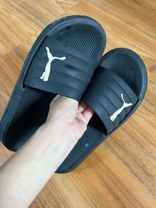 Authentic Puma Slides 🫶🏻 ( Negotiable )