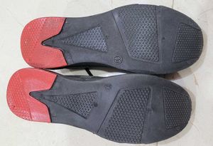 Trending New Black Sports Shoes Juta For Men