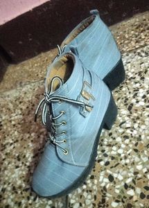 &#34;Stylish Grey Ankle Boots for Women
