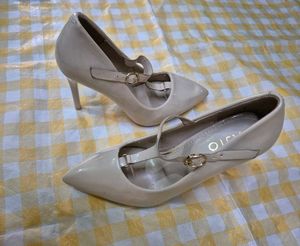 Beige/cream Y2k Ajio Heels