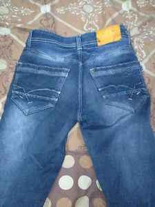 Men’s Blue Cotton Denim Jeans – Size 28 (70 cm)