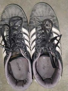 Black Sneakers, Sparx