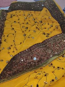 i am selling weeding wear saree With Blouse