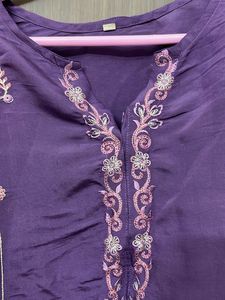 New branded thread work puff sleevePurple cord set