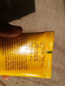 Jovees Herbal Sun Guard SPF 60