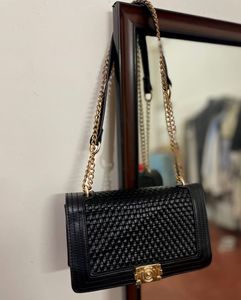 Dusto Black Quilted Sling Bag