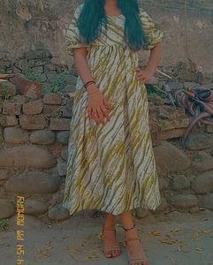 Green Colour Dress With Balloon Sleeve