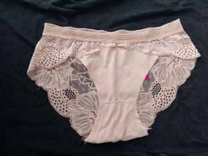 Net + Seamless Branded Penty.