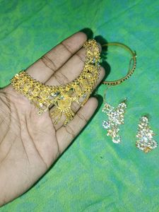 Elegant Gold Tone Jewelry Set