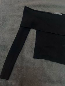 Stunning Zara Off Shoulder Top