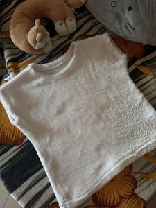 Combo Boutique fur white top + black shorts
