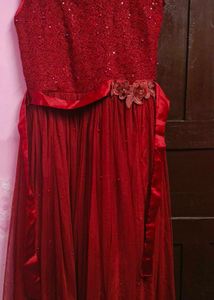 Sleeveless Party Wear Gown