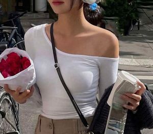 Selcouth Off-Shoulder White Top