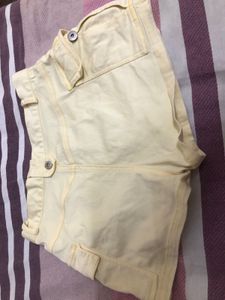 Pastel Lemon Yellow Shorts With Side Pockets