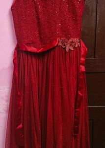 Sleeveless Party Wear Gown
