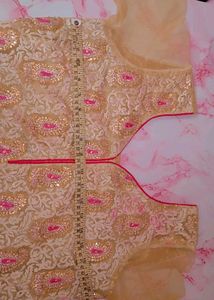 Elegant Golden heavy kurti✨️