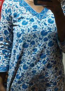 V-neck Short Kurti