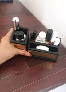 MAKEUP HOLDER OR ORGANIZER