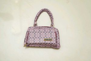 Gown Ke Sath Purse Free