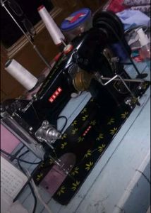 Embroidery &amp; Piko Machine with Stand
