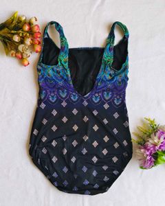 Sunday Sale : 4 Swimsuit