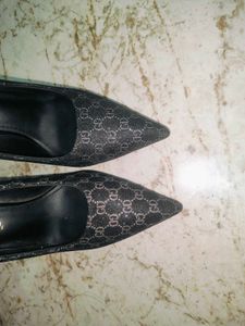 Elegant Boss Point Pencil Heel