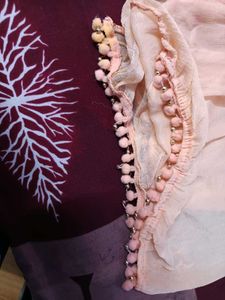 Women Lagging And Dupatta