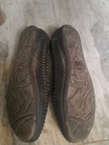 1st Hand Bata Black Slip - On Flats  Size 5