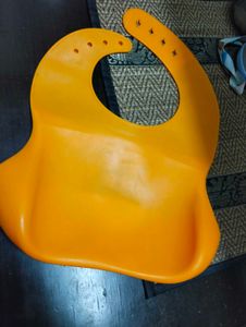 Baby Luvlap Bib(Plastic)
