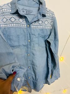 Detailed denim shirt