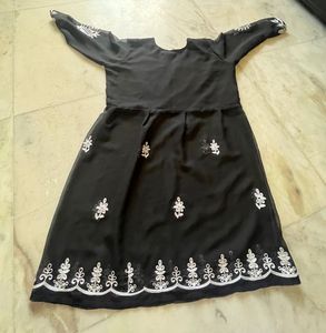 Elegant Black Embroidered Kurta