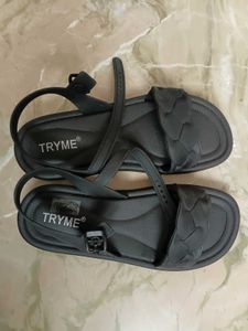 TRY ME sandals