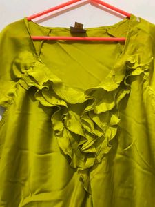 Ruffle Top 38-42